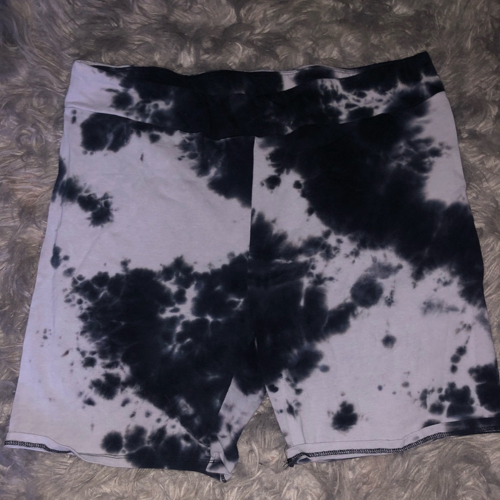 forever 21 + black and gray tie dye biker shorts